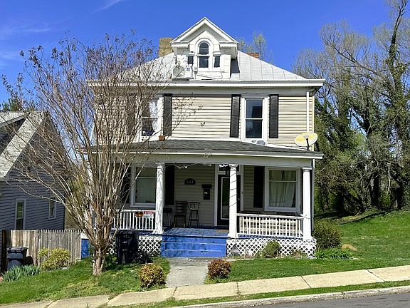 2nd image of 604 Elm Ave SE