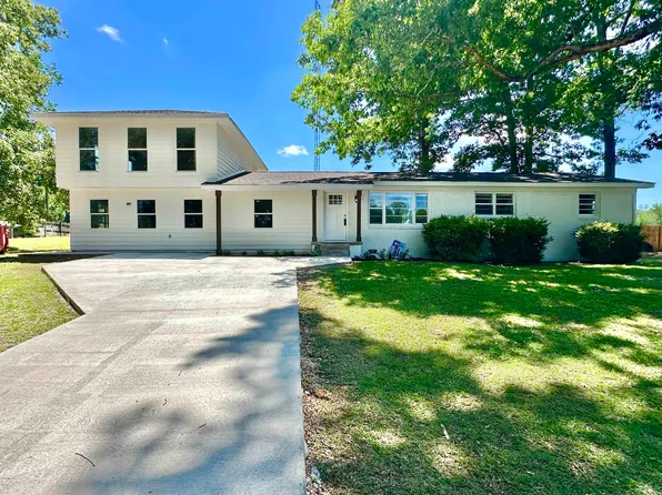 1200 Hazelwood Dr, Florence, AL 35633