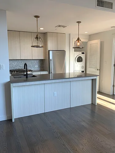 125 Parkside Ave #8E Photo 1