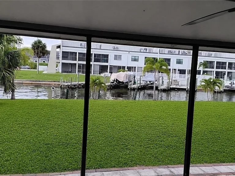 1749 Bikini Ct — Photo 33
