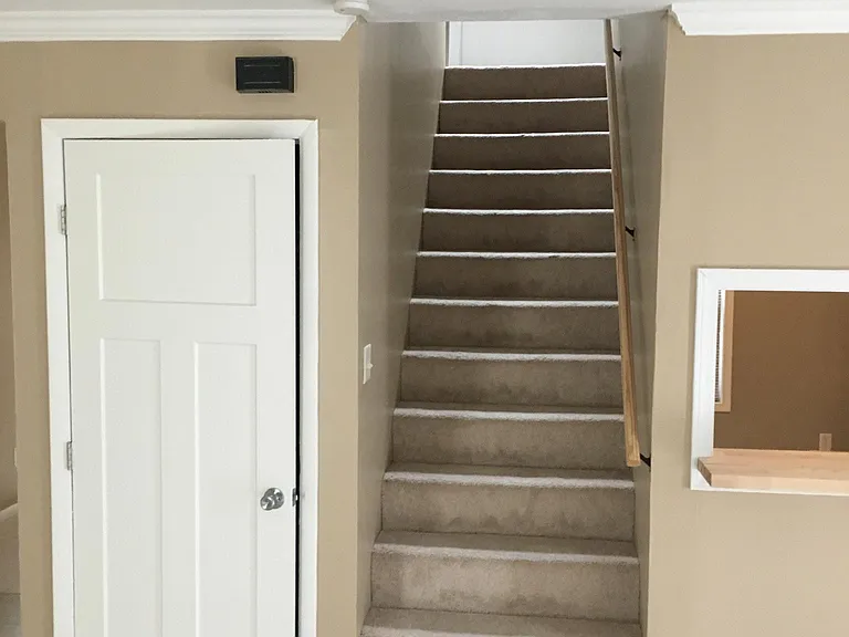 2465 Indianola Ave — Photo 11