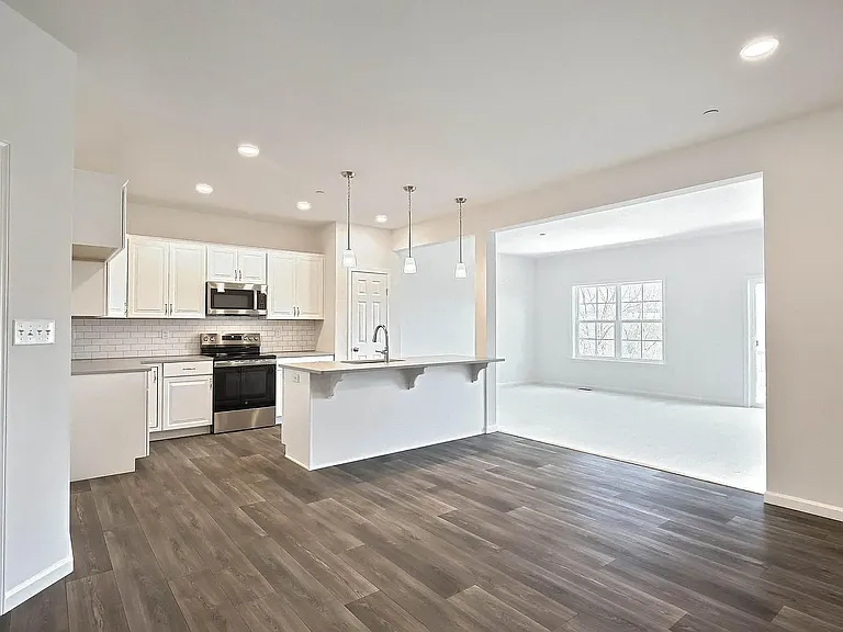 7884 Briarwood Dr — Photo 5