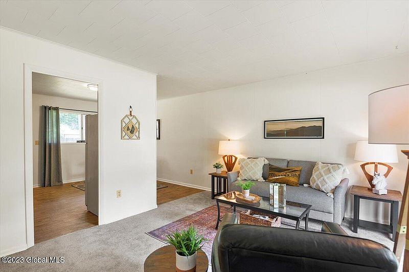 2nd image of 5 Frederick Lane