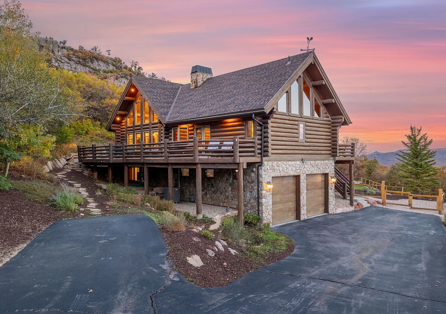 Luxury Mountain Home in Pineridge — Photo 1