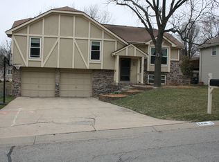 6436 Greenwood St, Shawnee, KS 66216