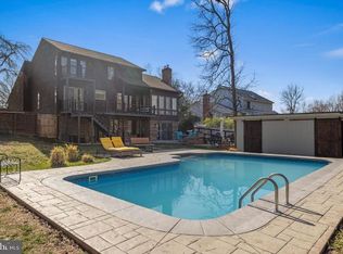 1913 White Lake Dr, Fredericksburg, VA 22407