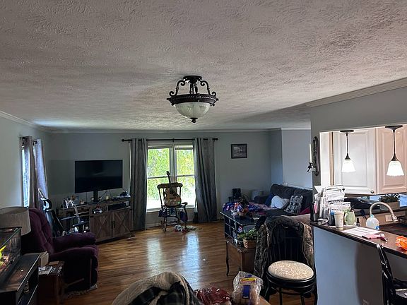 4th image of 388 Thomas Acres Rd