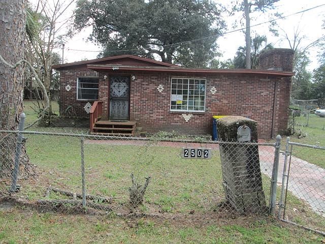 1st image of 2502 Aubrey Ave