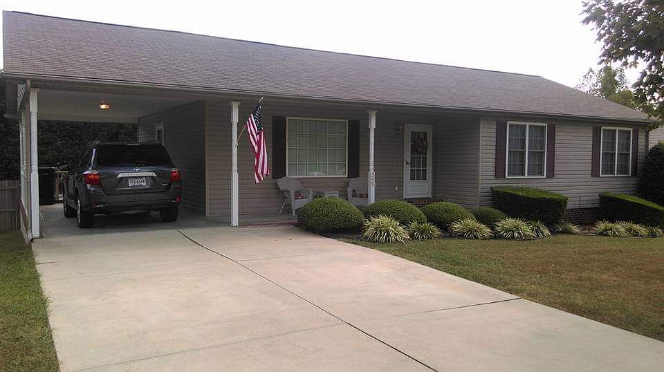 1st image of 399 Iris Ln
