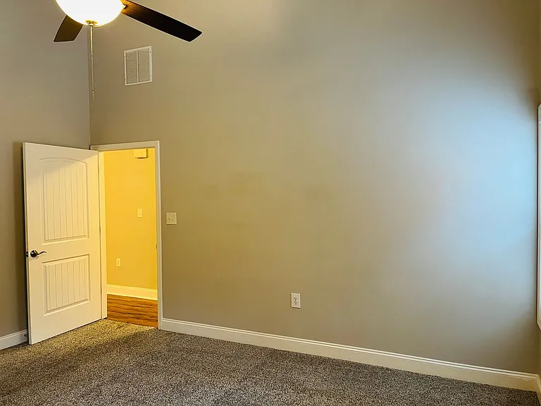 5750 Crest Hill Dr — Photo 20