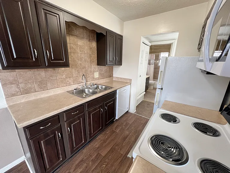Derby Run Apartments — Photo 42