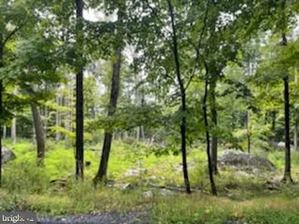 113 Falcon Crst, Greentown, PA 18426