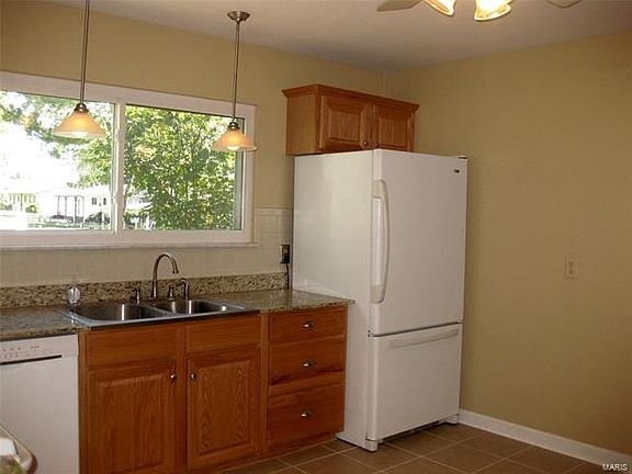 3rd image of 4690 Bridlewood Ter