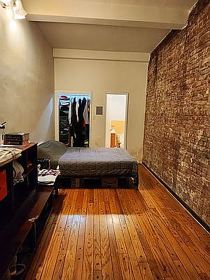 2nd image of 44 W 74th St #1A