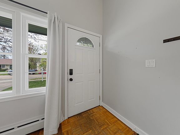 5th image of 1648 2nd Ave NE