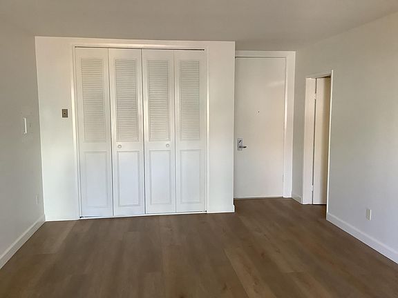 4th image of 2701 2nd Ave Unit 206