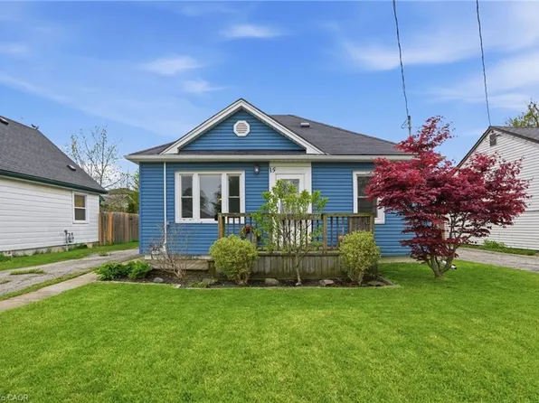 15 Kirk St, Saint Catharines, ON L2S 1B8