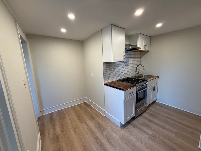 150 Fair St #2 — Photo 5
