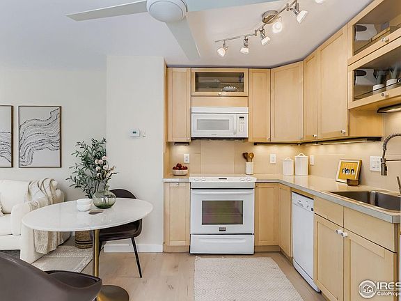 4th image of 1825 Marine St #8
