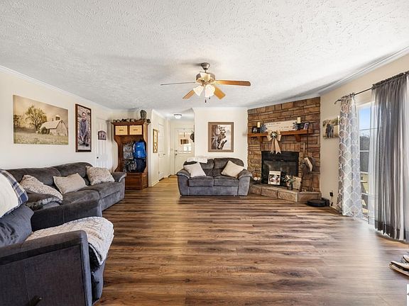 5th image of 1840 Lola Rd