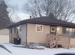 902 S Cottage Ave, Normal, IL 61761