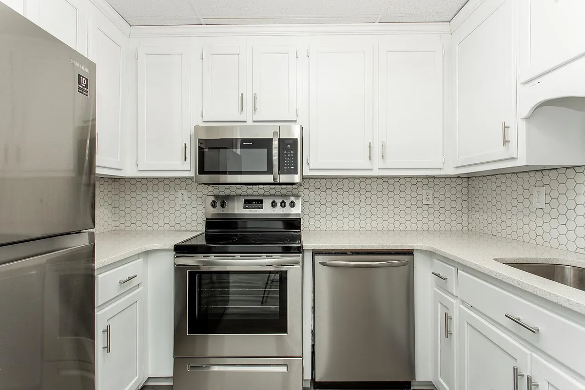 Building Photo - 806 Palm St #3