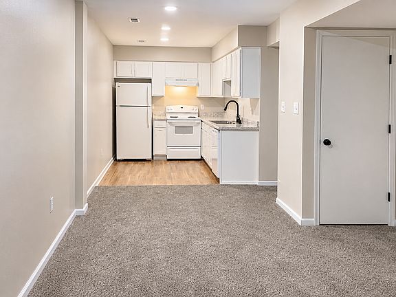 2nd image of 306 Spangler Dr APT 8