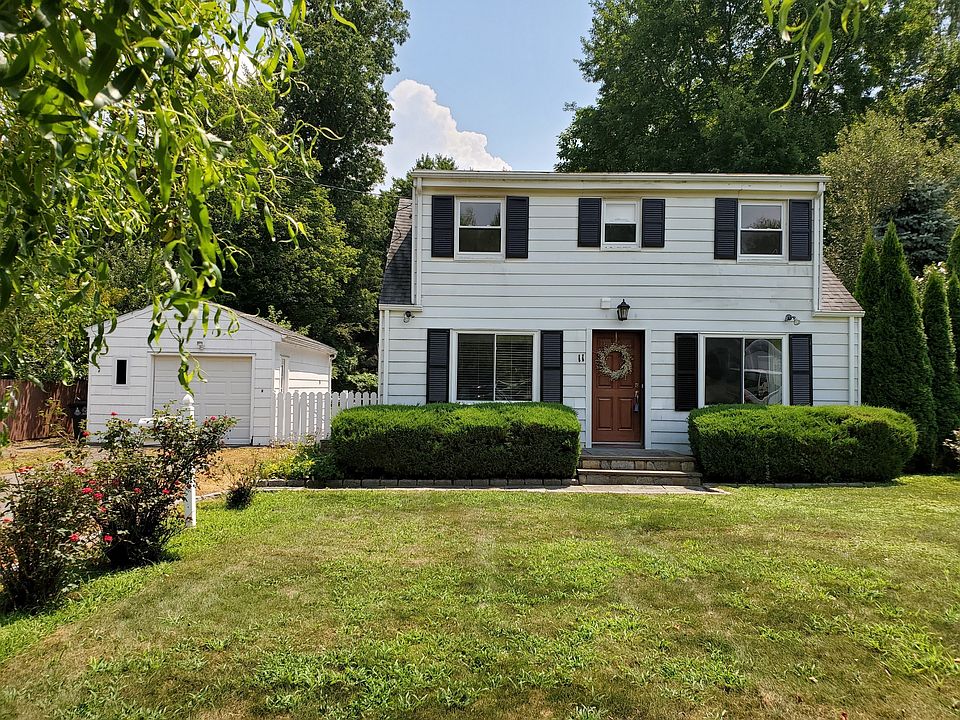 1st image of 11 Barmore Dr E