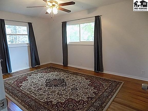 4th image of 3805 Panorama Dr