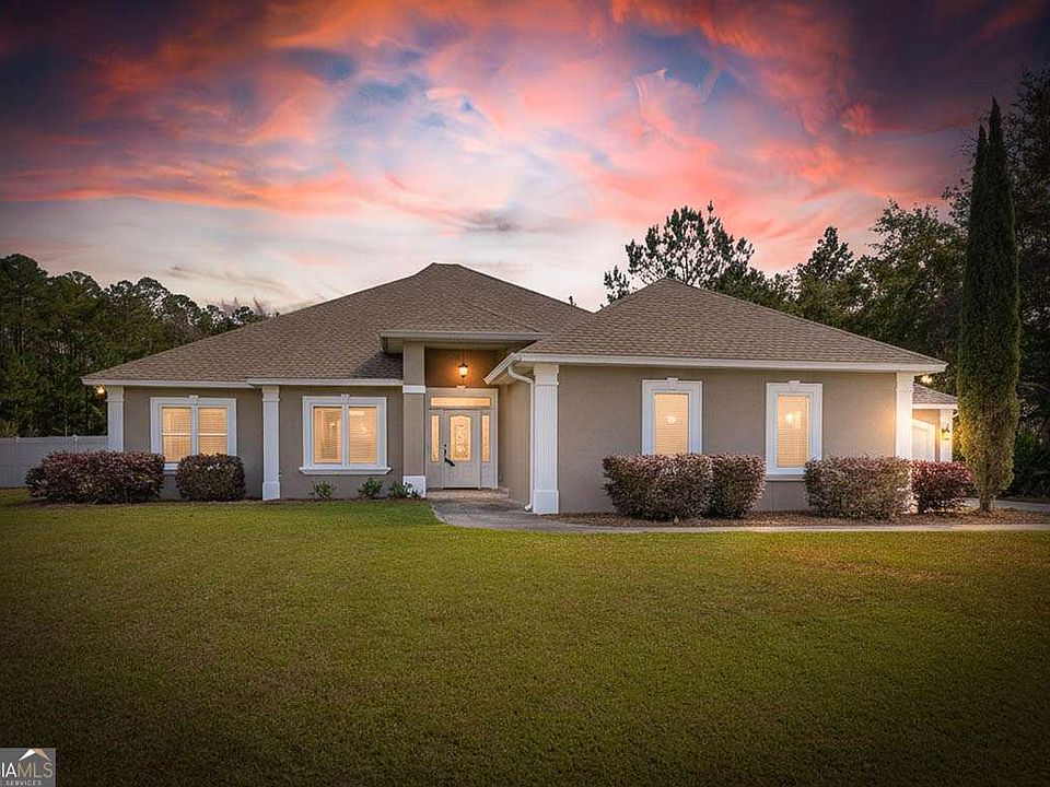 1st image of 183 Lakes Dr