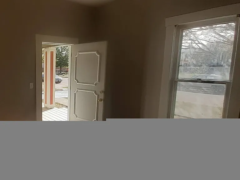 1521 E Cannon St — Photo 28