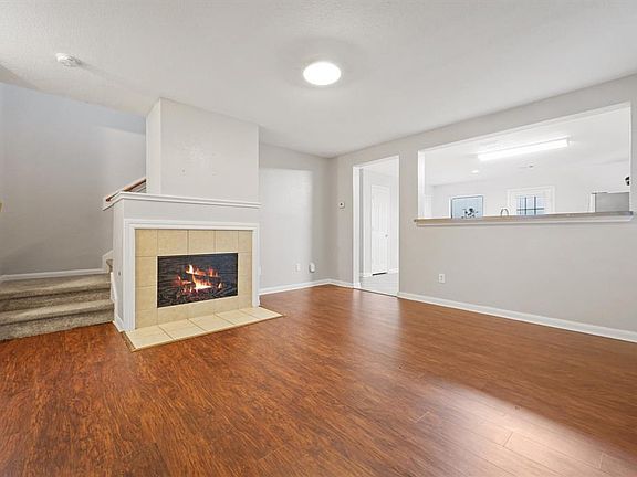 2nd image of 218 Silky Leaf Dr