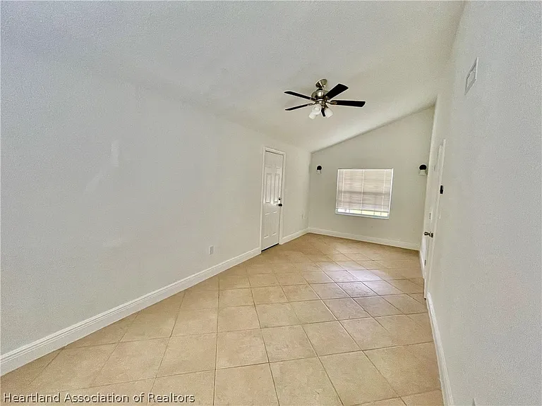 1409 Palm Way — Photo 31