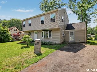 97 Boothbay St, Bloomfield, CT 06002