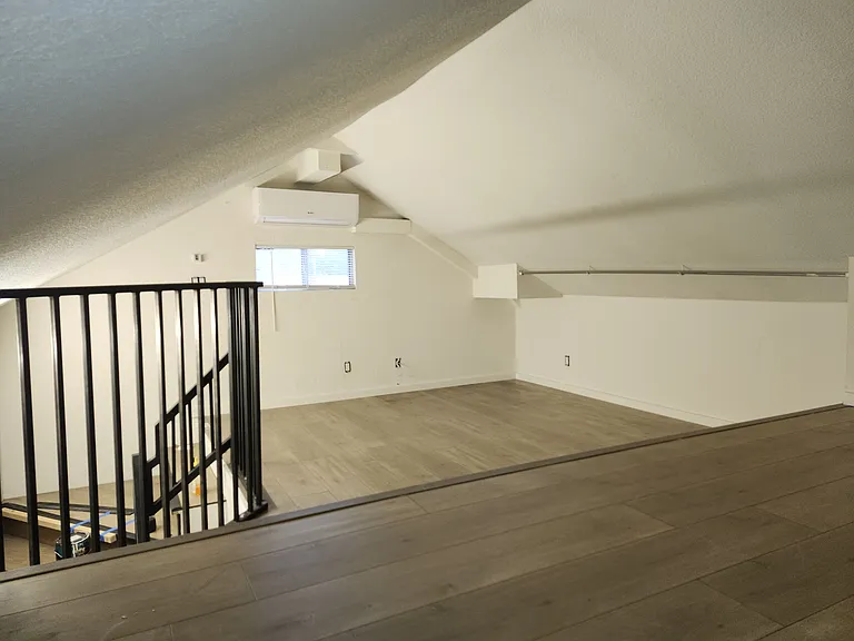 402 S Laurel St — Photo 17