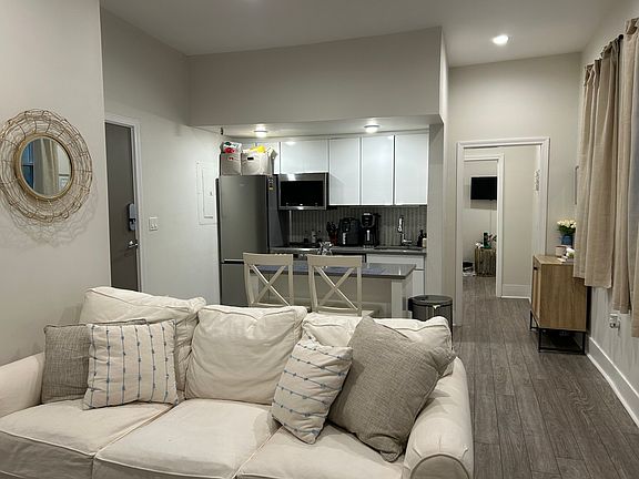 2nd image of 827 Boylston St #101
