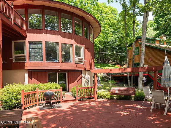 5th image of 6115 Lakeshore Dr W
