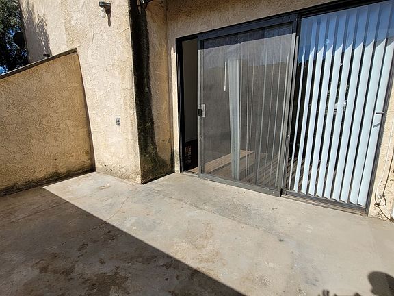 4th image of 5802-5808 W Robinwood Ave #5804