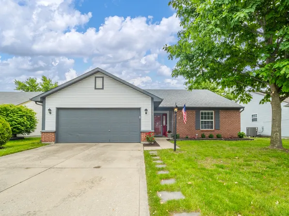 441 E Pine Ridge Dr, Westfield, IN 46074