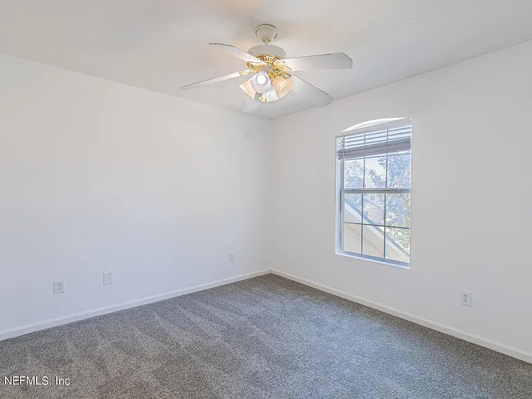 1630 Vineland Cir #B — Photo 19