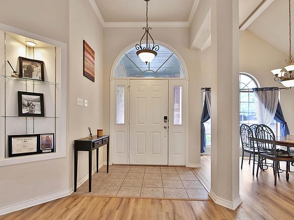 4th image of 307 Tiger St