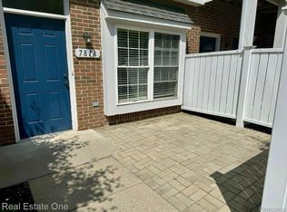 781 Amberly Dr UNIT A, Waterford, MI 48328