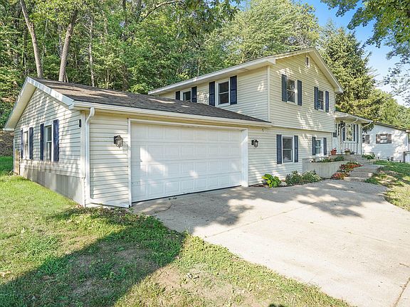 5th image of 2666 Wabash Dr NE