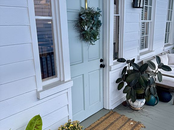 4th image of 296 Ashley Ave #B