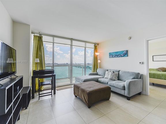 4th image of 1800 N Bayshore Dr APT 2909
