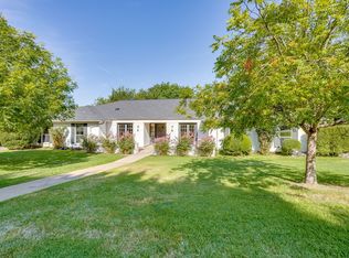 28 Bounty Rd W, Benbrook, TX 76132