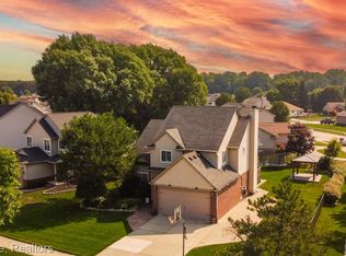 52028 Sycamore Dr, Chesterfield, MI 48047