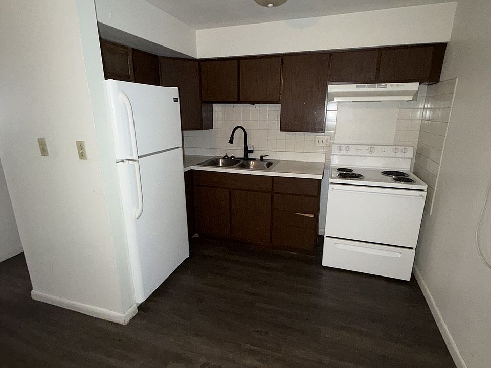 1st image of 525 W Cook St #11646615