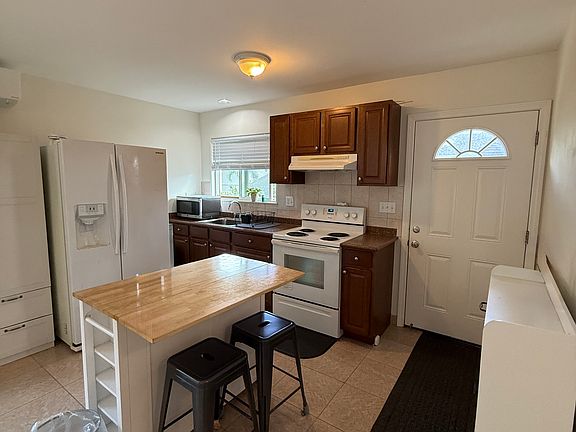 2nd image of 1774E Palolo Ave