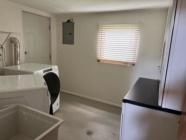 212 Valerie Ct — Photo 10